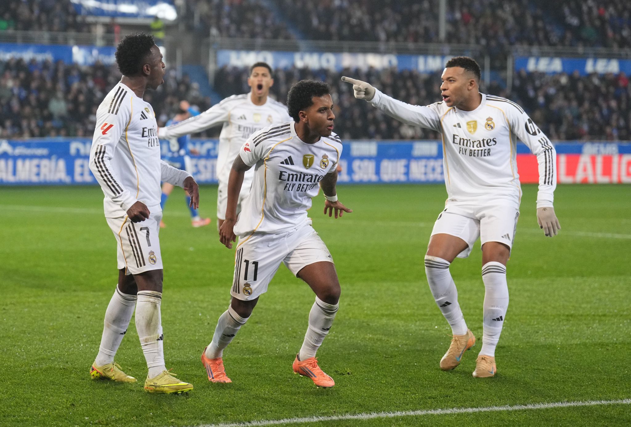 Transfer Talk Cooled as Key Decision Approaches at the Bernabeu